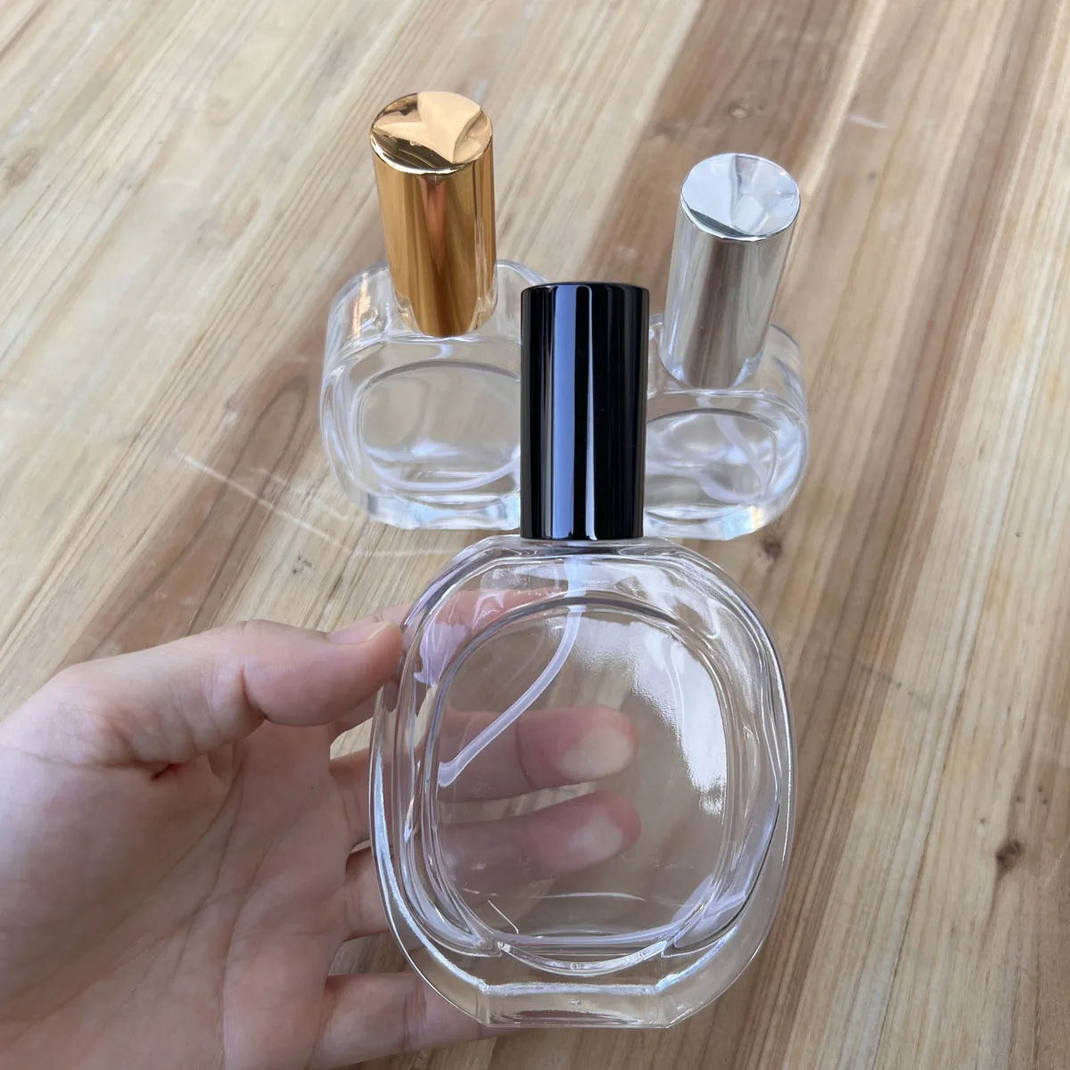 30ml 50ml 100ML Flat Round Glass Spray Bottle Transparent glass bottle Fine Mist Sprayer Gold / Silver / Black Atomizer