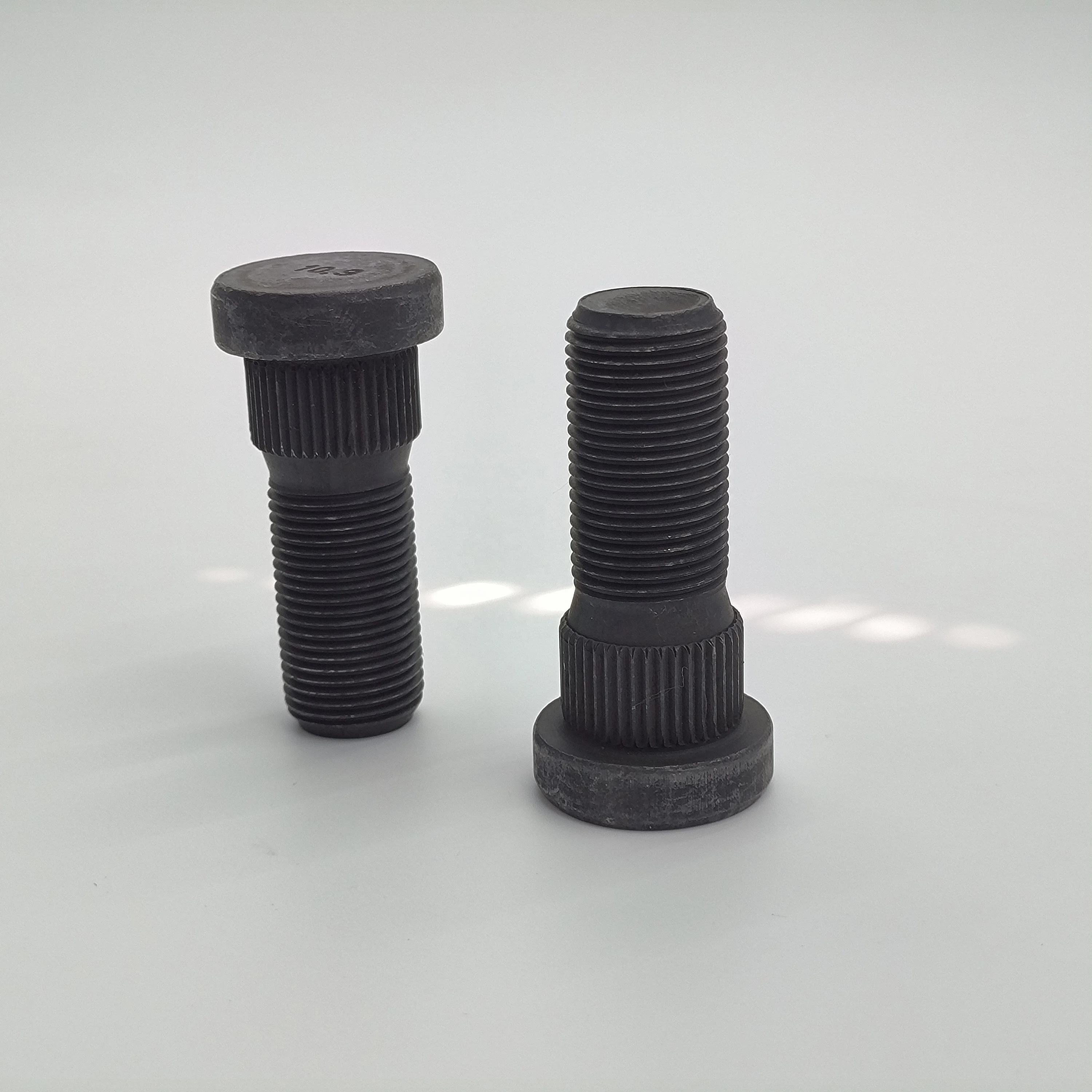 

Запасная часть колеса вилочного погрузчика Linde M18*1,5*50 — артикул 0009128902