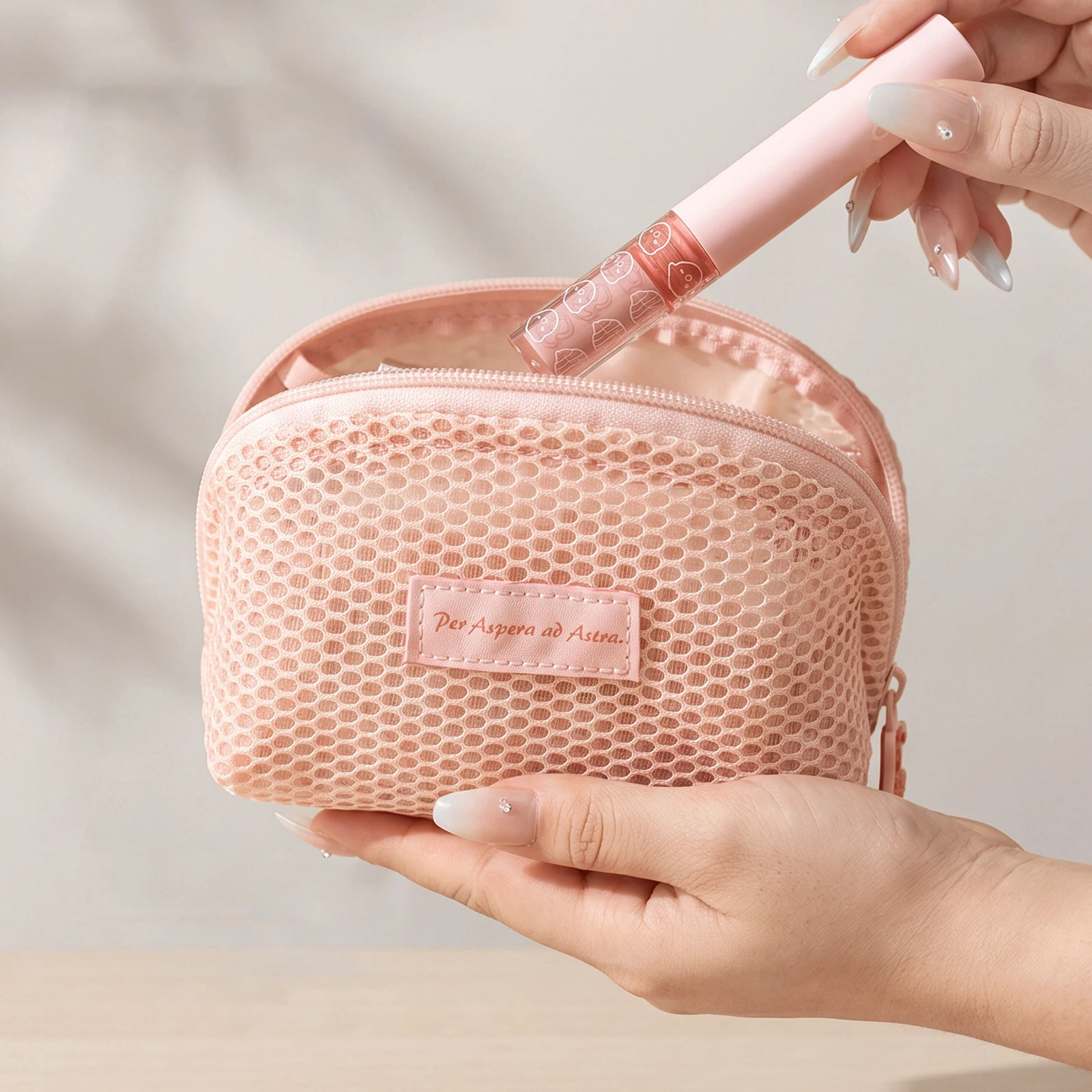 Women's Toiletry Organizer Bag Honeycomb Mesh Cosmetic Case Waterproof Nylon Portable Makeup Storage