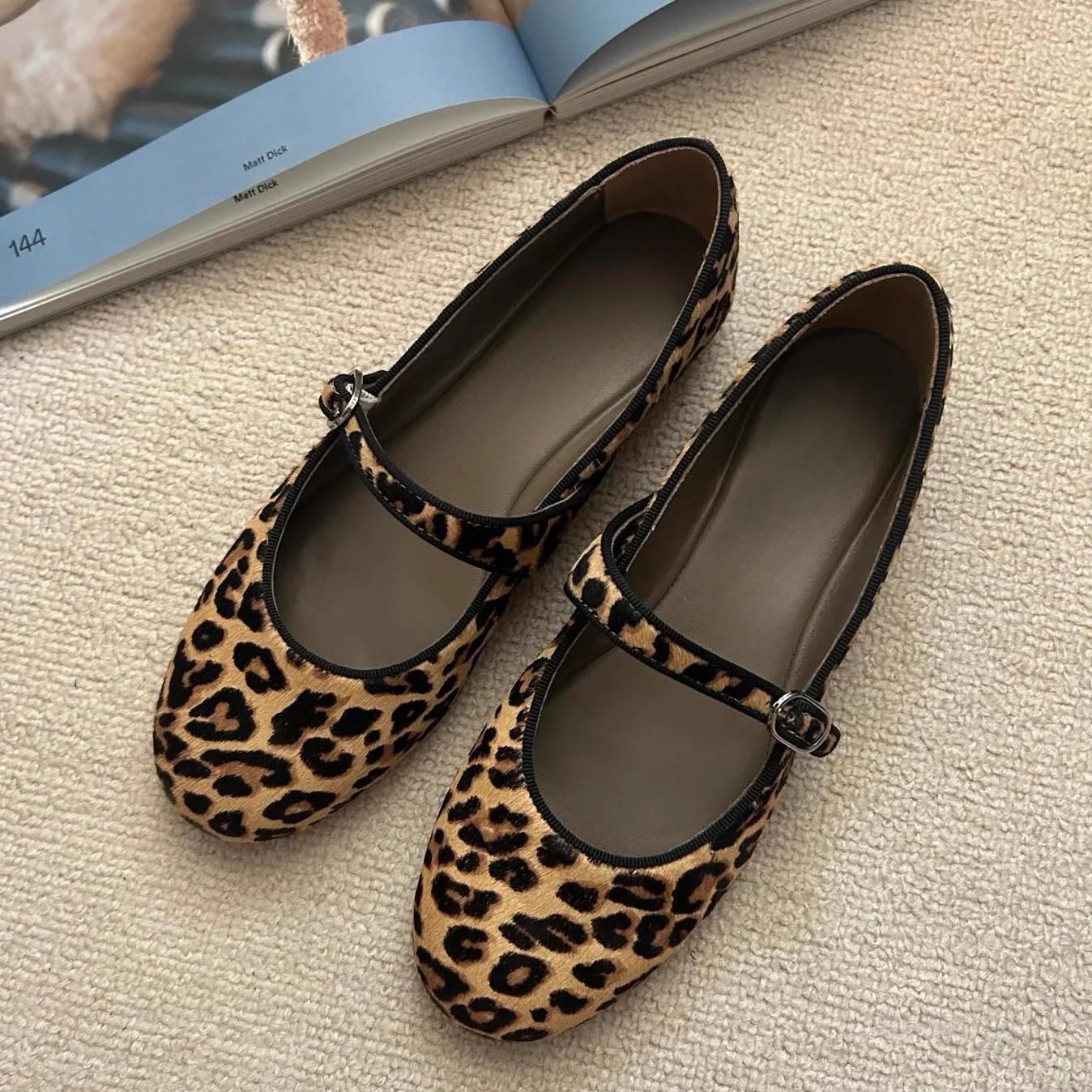 

Round-Toed Shallow Horse Hair Leopard Print Flats Vintage Buckle Ballet Mary Jane Casual Comfortable Soft-Soled Women Shoes