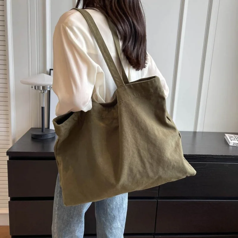 

Classic Boston Bag For Women In Round Structured Leather Design With Top Zip Closure For Vintage Appeal And Charm