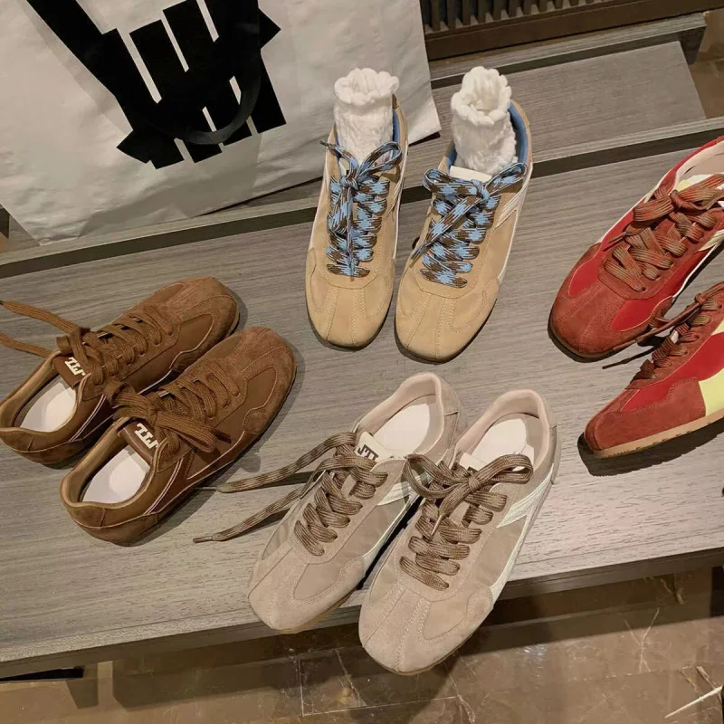 حذاء كاجوال جديد من الجلد الأصلي بتصميم كلاسيكي متباين ومقدمة مربعة الشكل بتصميم كاجوال للنساء #1