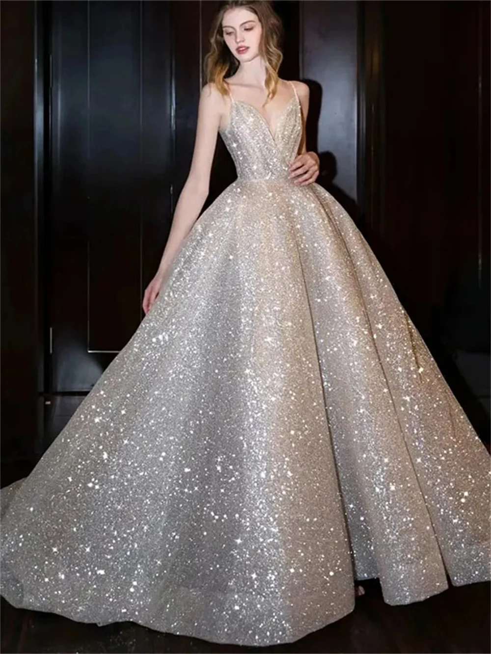 Charming spaghetti strap Evening Gown 2025 Elegant Red Carpet Party Dress Classic Diamond Floor Length Gowns Customized