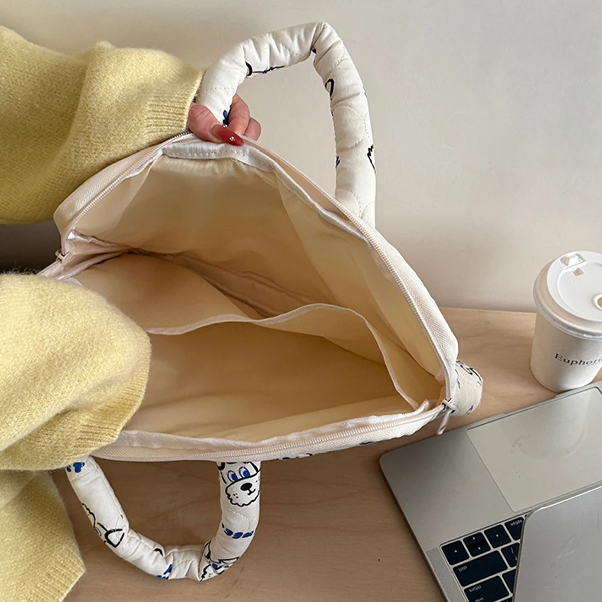 Business Daily Use Ladies Work Tote Laptop Case Nylon Material Cartoon Pattern Decor Quilted Waterproof Anti Shock Zippered
