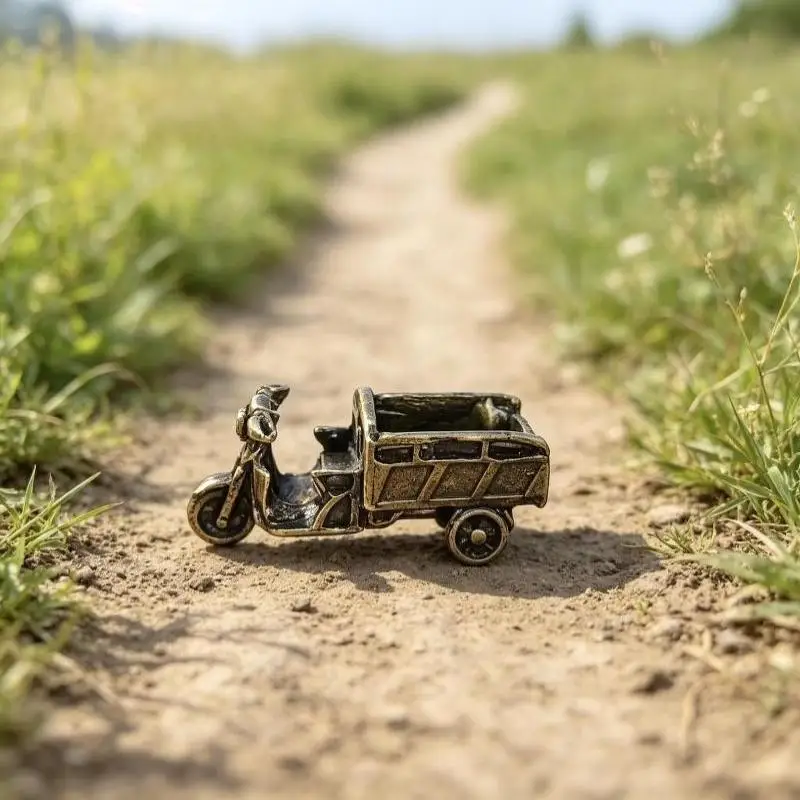 Vintage Metal Three Wheeled Motorcycle Figurine Antique Finish Detailed Craft For Home Decor Garden Ornament Collection