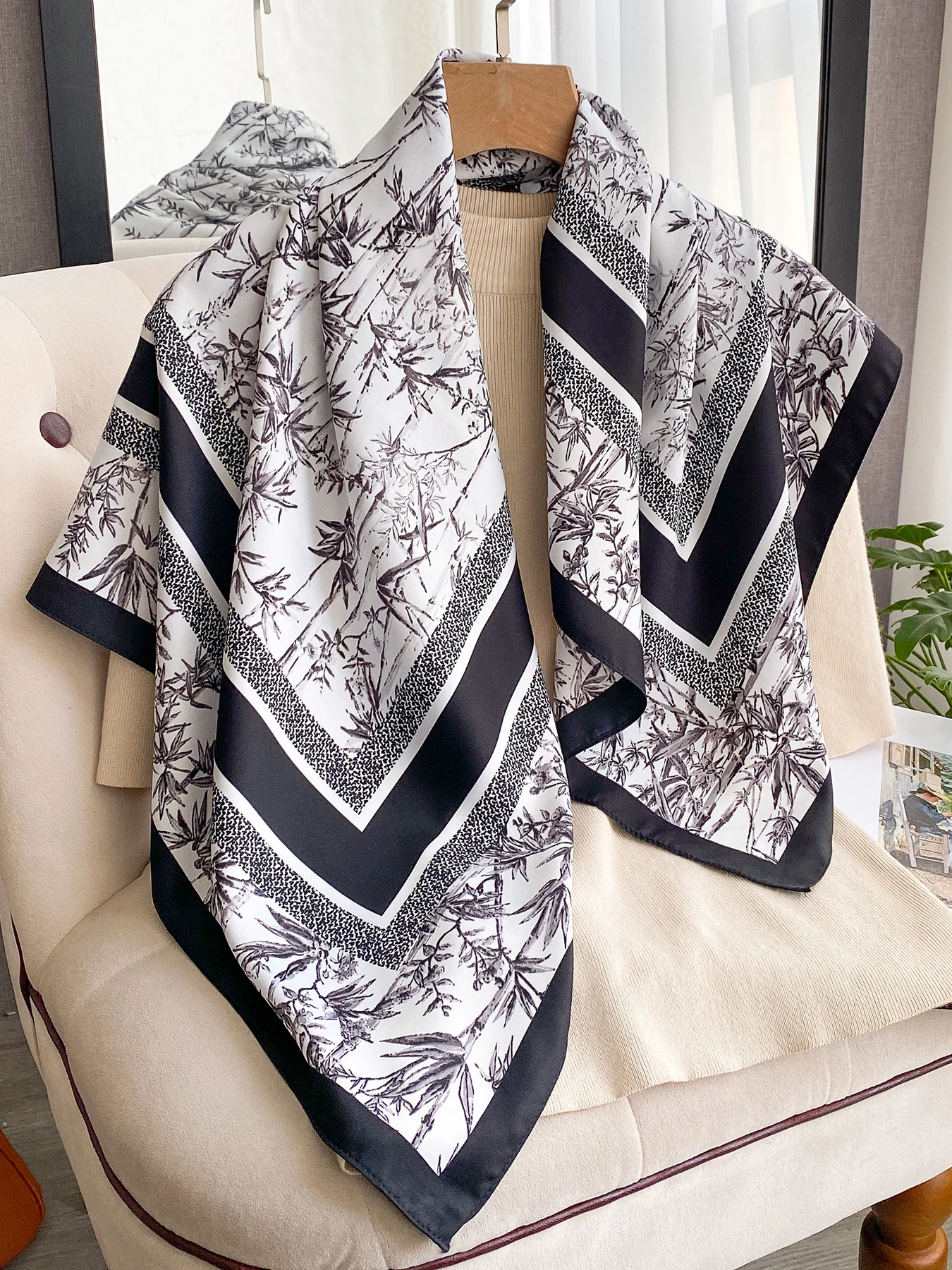 Luxuriöser 90*90cm quadratischer Seidenschal für Damen, modischer Halstuch, elegantes Halstuch, Bandanas, Hijab, weicher Satin-Damenschal