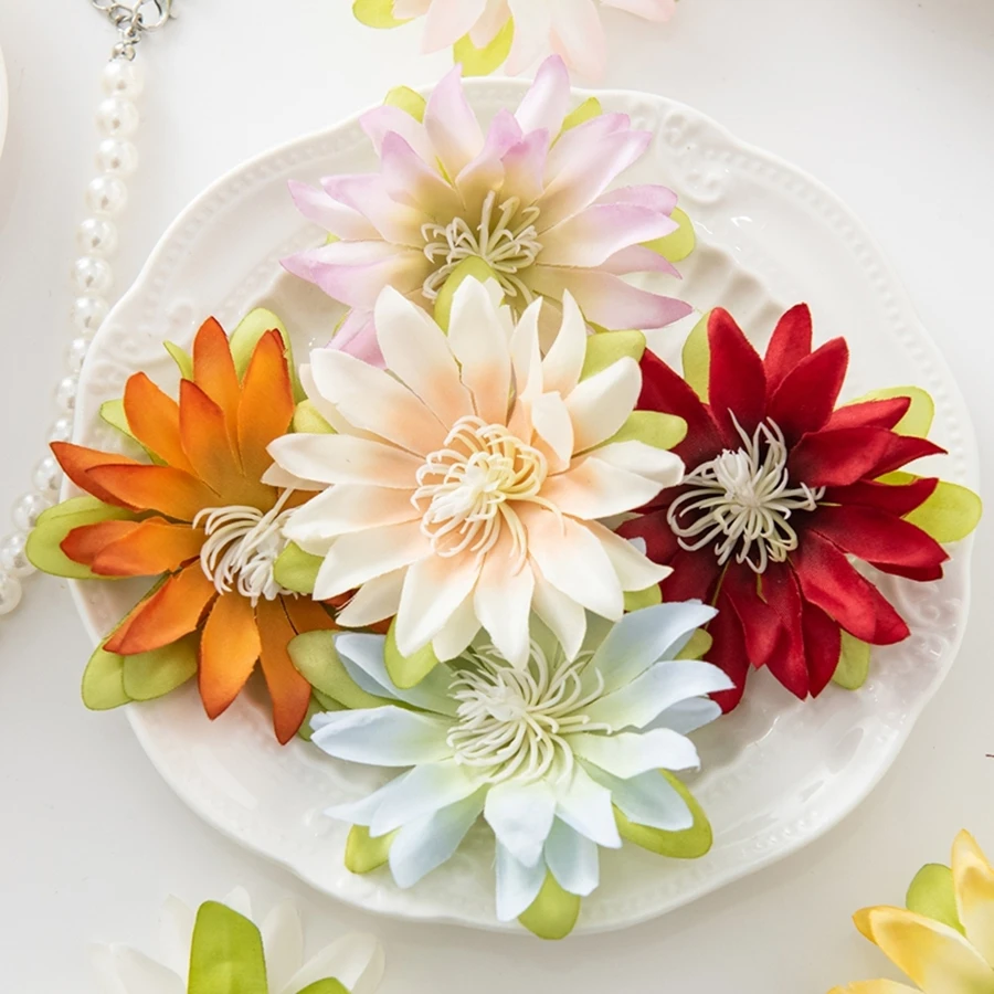 50/100PCS Künstliche Blumen Seide Kleine Lotus Hause Zimmer Tisch Decora Kränze Hochzeit Braut Ornamente Kopfbedeckungen Diy Geschenk box Prop