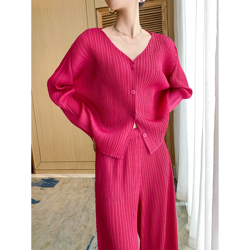 

Miyake Fold 2023 Xia Xin Fashion Western Style Two-piece Fashion Age-reducing Covered Cardigan Wide-leg Pants Set