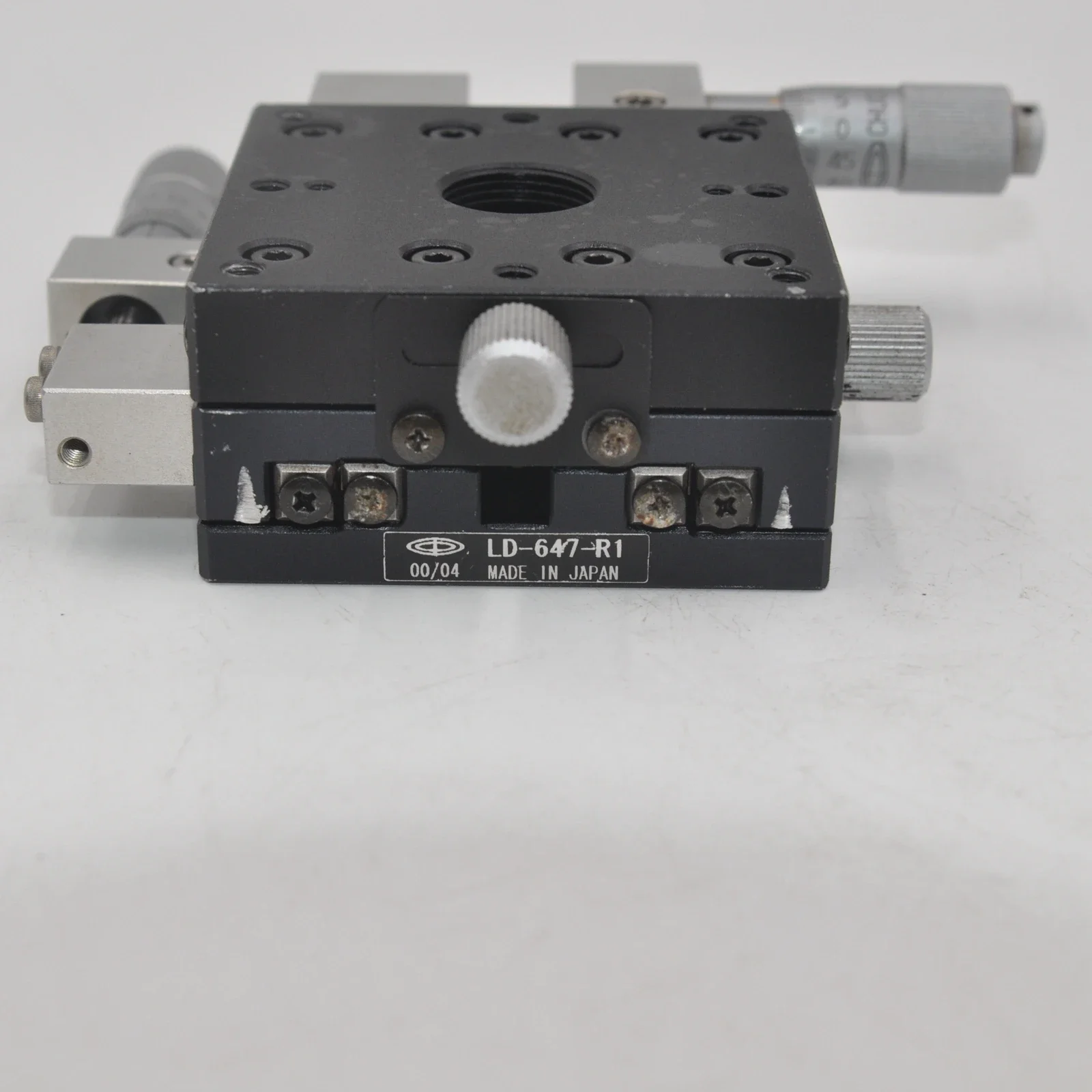 XY Axis Two-dimensional CHUO LD-647-S1 R1 Manual High-precision Displacement Translation Sliding Table Integrated Table Aluminum