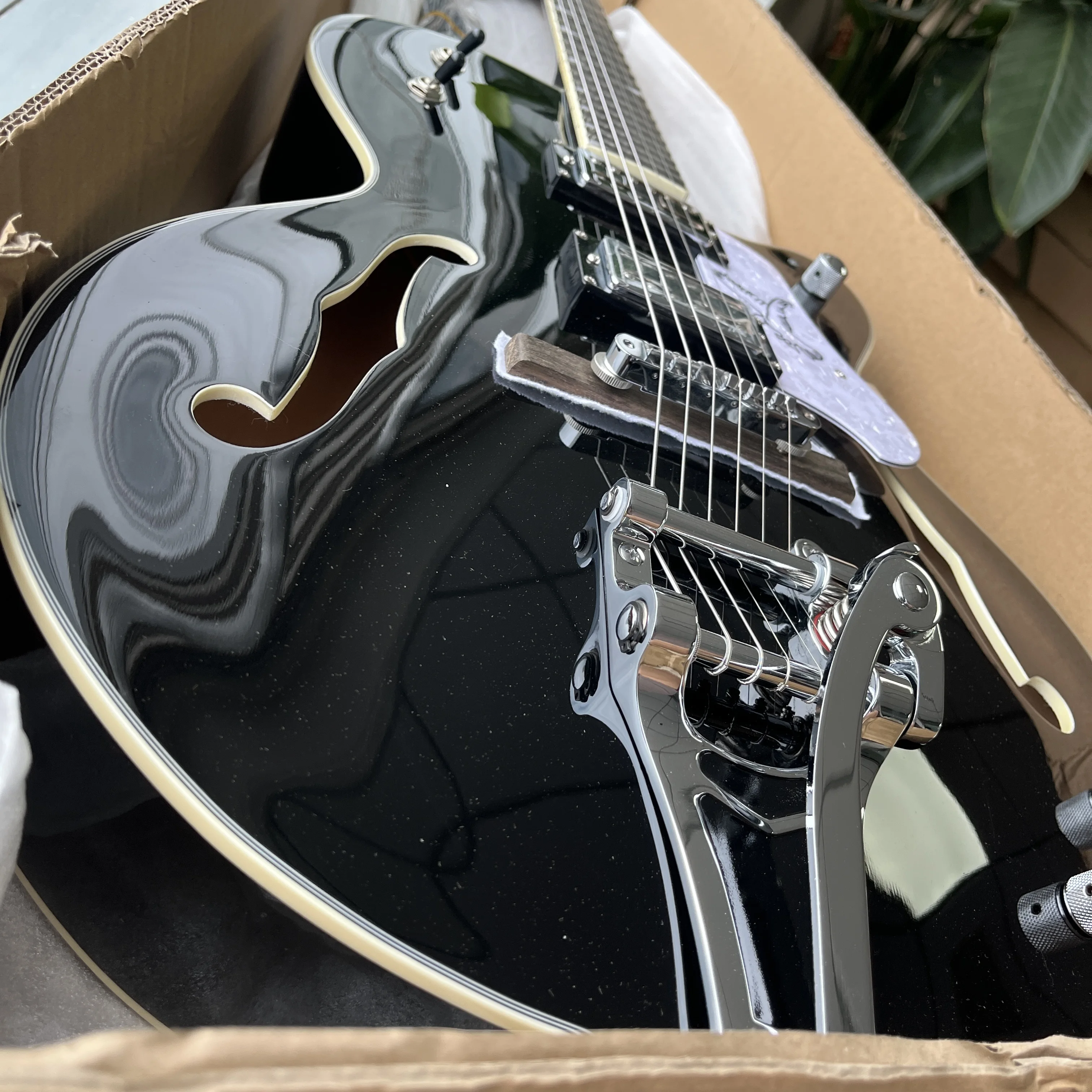 

Электрогитара Black Falcon Hollow с HH-звукоснимателями, тремоло, корпус из клена, 6 струн, тематический подарок, бесплатная доставка