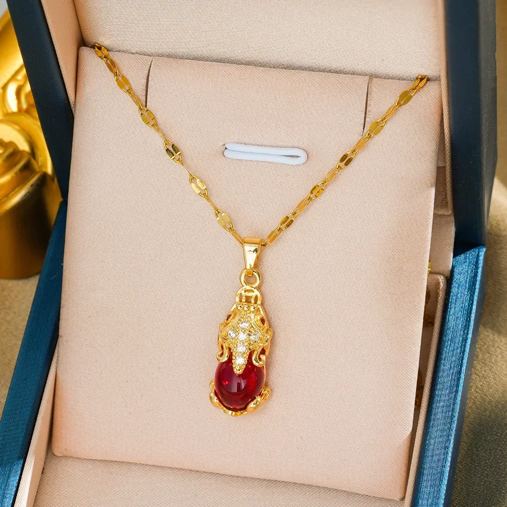 9527This necklace features a simple, ethnic, national trend, niche design sense, and is a fashionable and trendy best friend