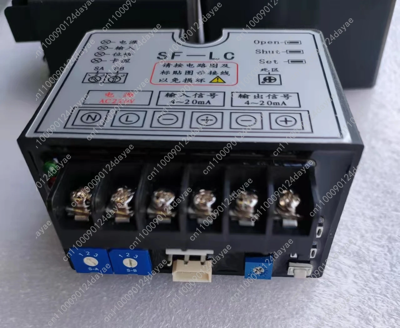 SF-LC SF-LB SF-ZB SF-LA SF-ZA Modulo Posizionatore Valvola Elettrica Controller Intelligente