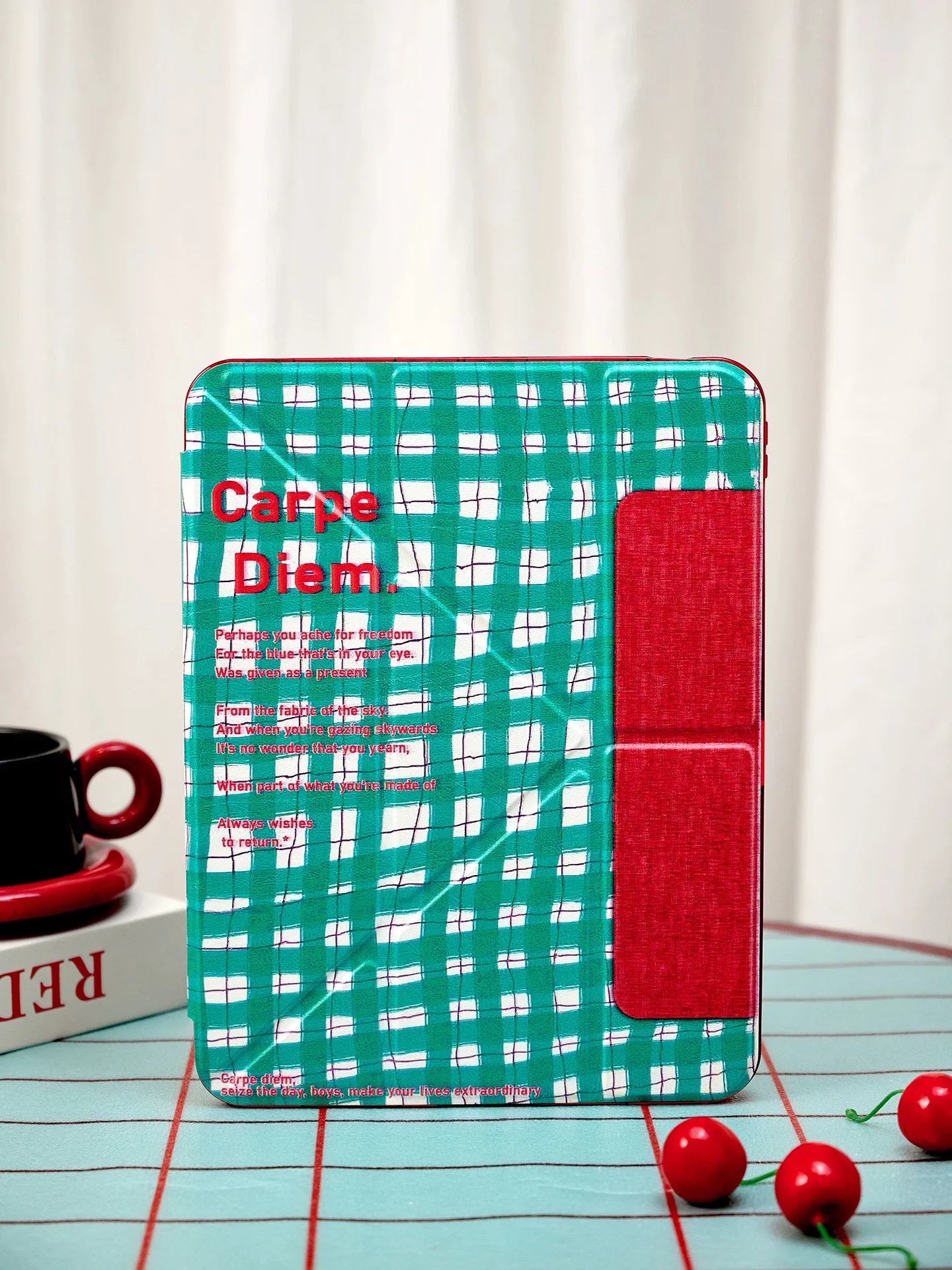 

Green checkered flat shell, suitable for iPad, Y+ three-fold design, acrylic material hard shell