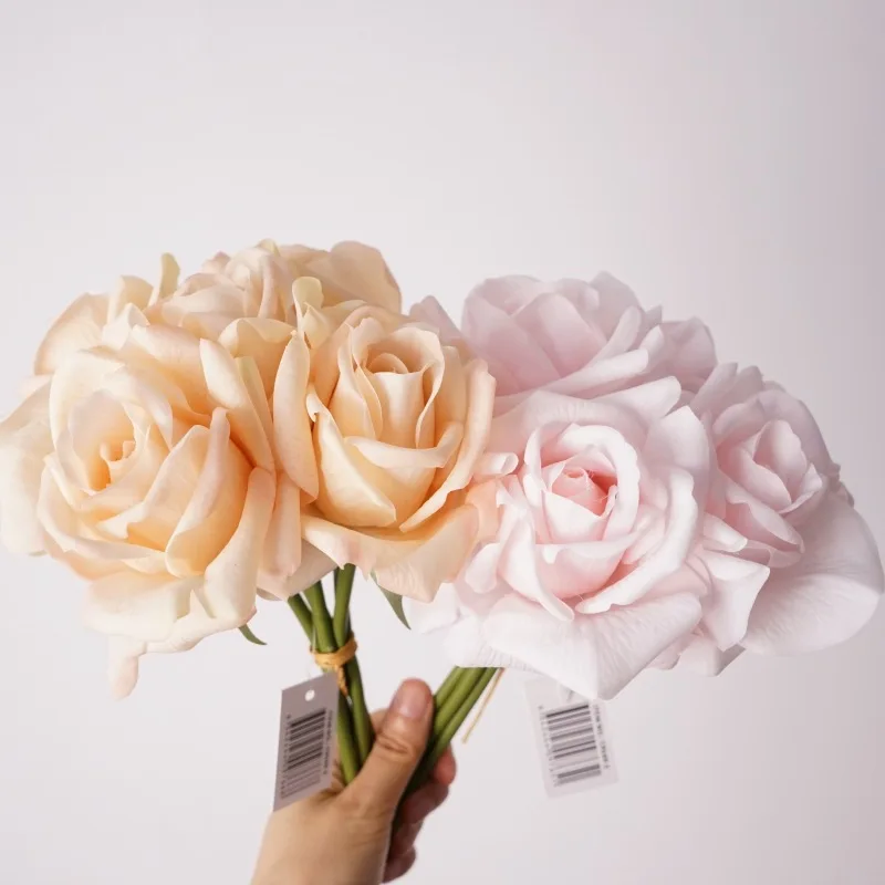 2-pezzi-bouquet-di-rose-artificiali-a-5-teste-effetto-realistico-e-idratante-per-matrimoni-feste-e-decorazioni-domestiche