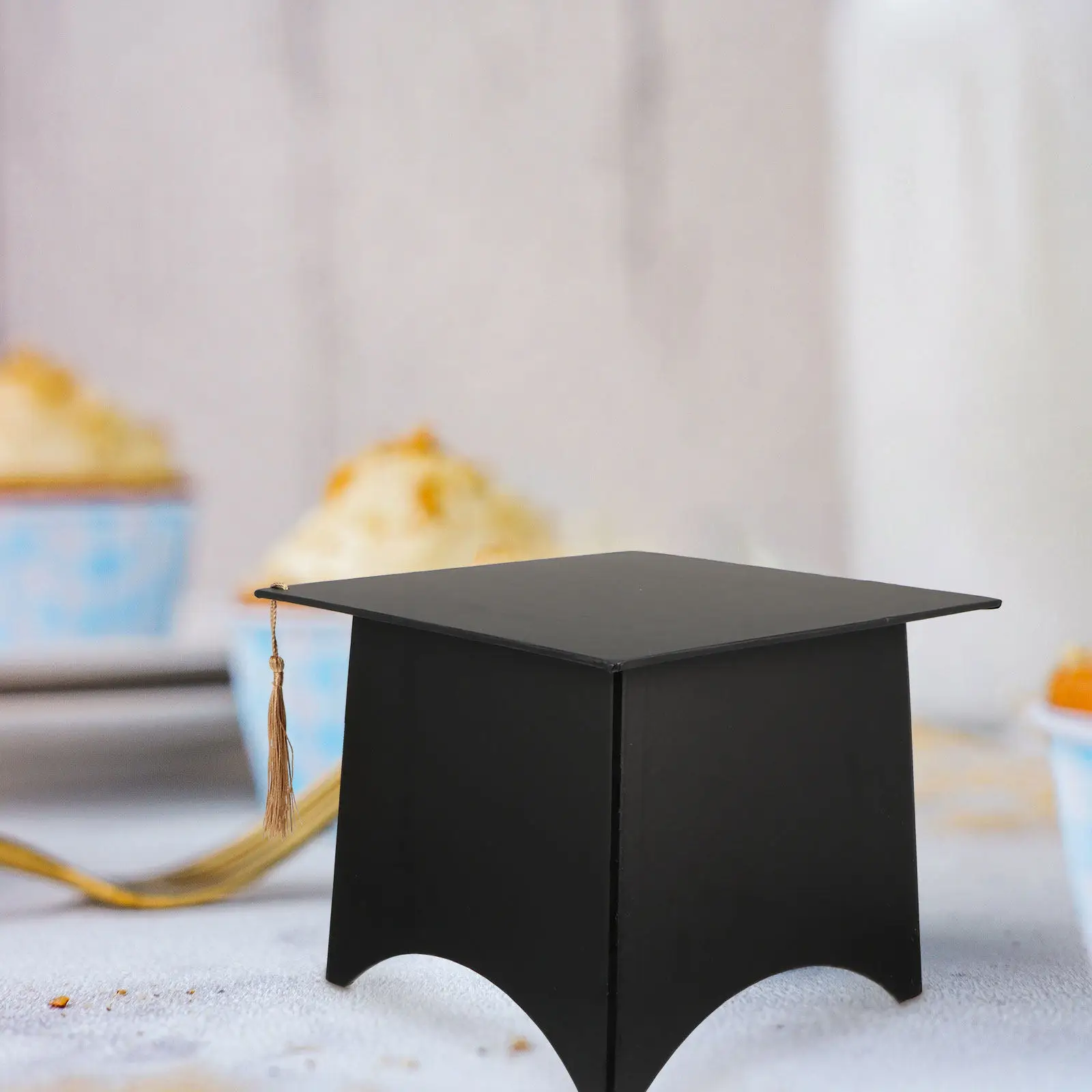 Unique Graduation Cap Candy Box Premium Gift Box Creative Compact Design Lightweight Practical Storage Packaging for Graduation