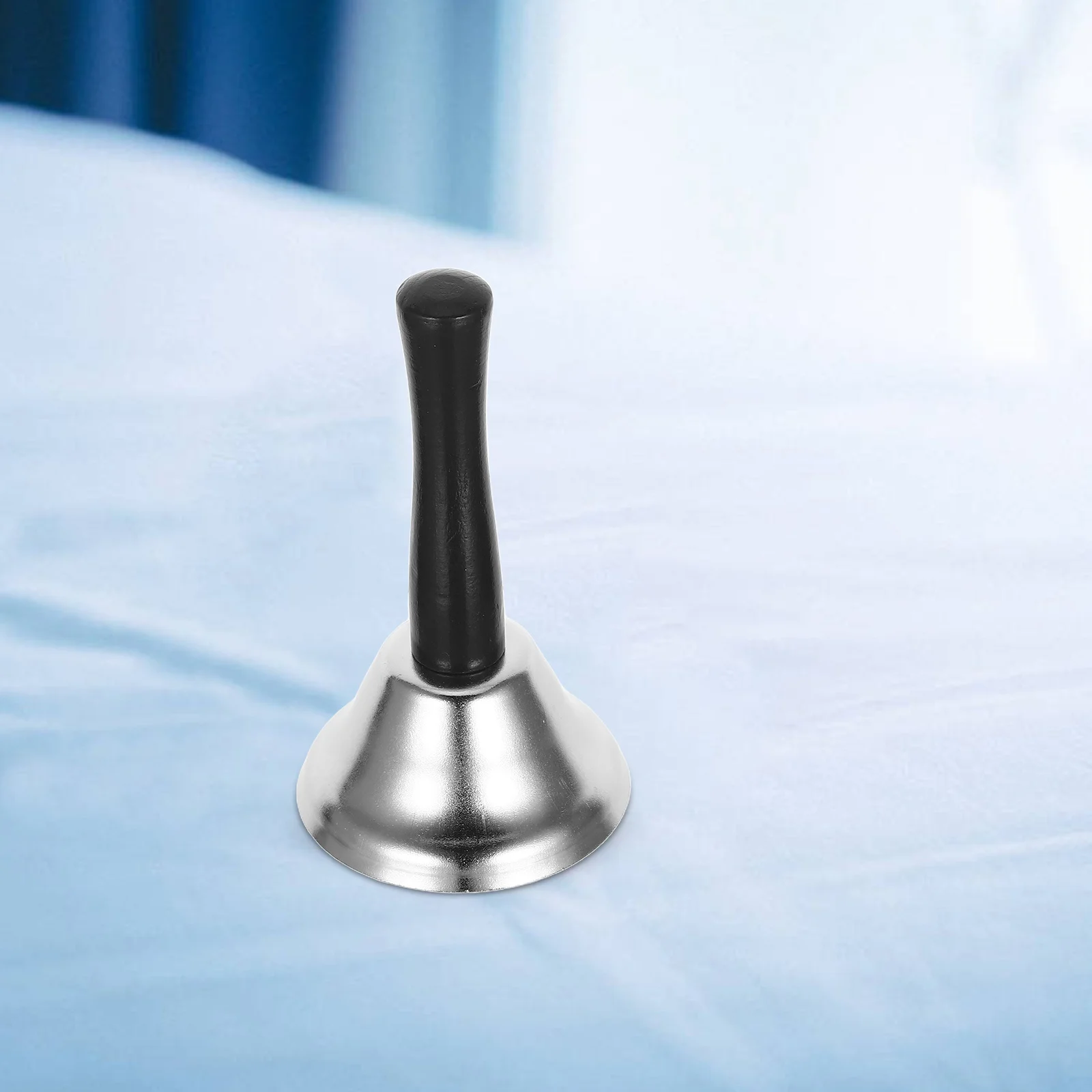 جرس يدوي لعيد الميلاد معدني ذهبي مصقول من الحديد مقبض خشبي خفيف الوزن قوي للمنزل والمدرسة والفندق وديكور الحفلات سانتا للأطفال #1