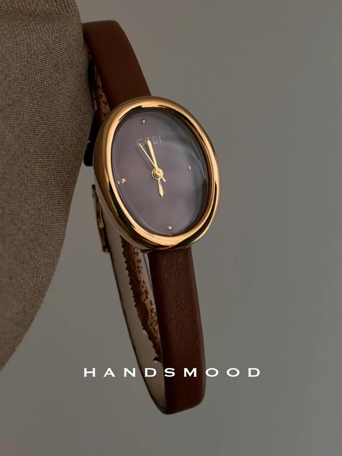 

Retrobrownoval fashion highend temperament literaryversatileleather ladies watchhighendselection watch for women's birthday gift