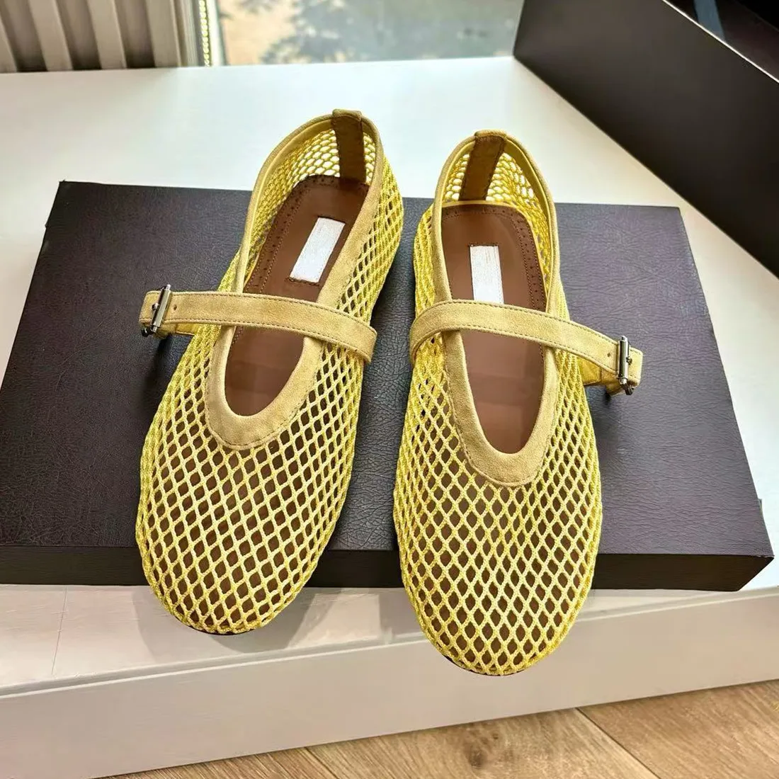 Sapatos femininos versão coreana sapatos de malha novo versátil casual sandálias planas respirável sapatos casuais para mulher 2025