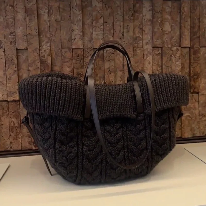 

Knitted Weaving Tote Bag Women Large-capacity Woolen Handbag Casual Stylish Shoulder Bag Winter Simple Commuting Dumplings Bag