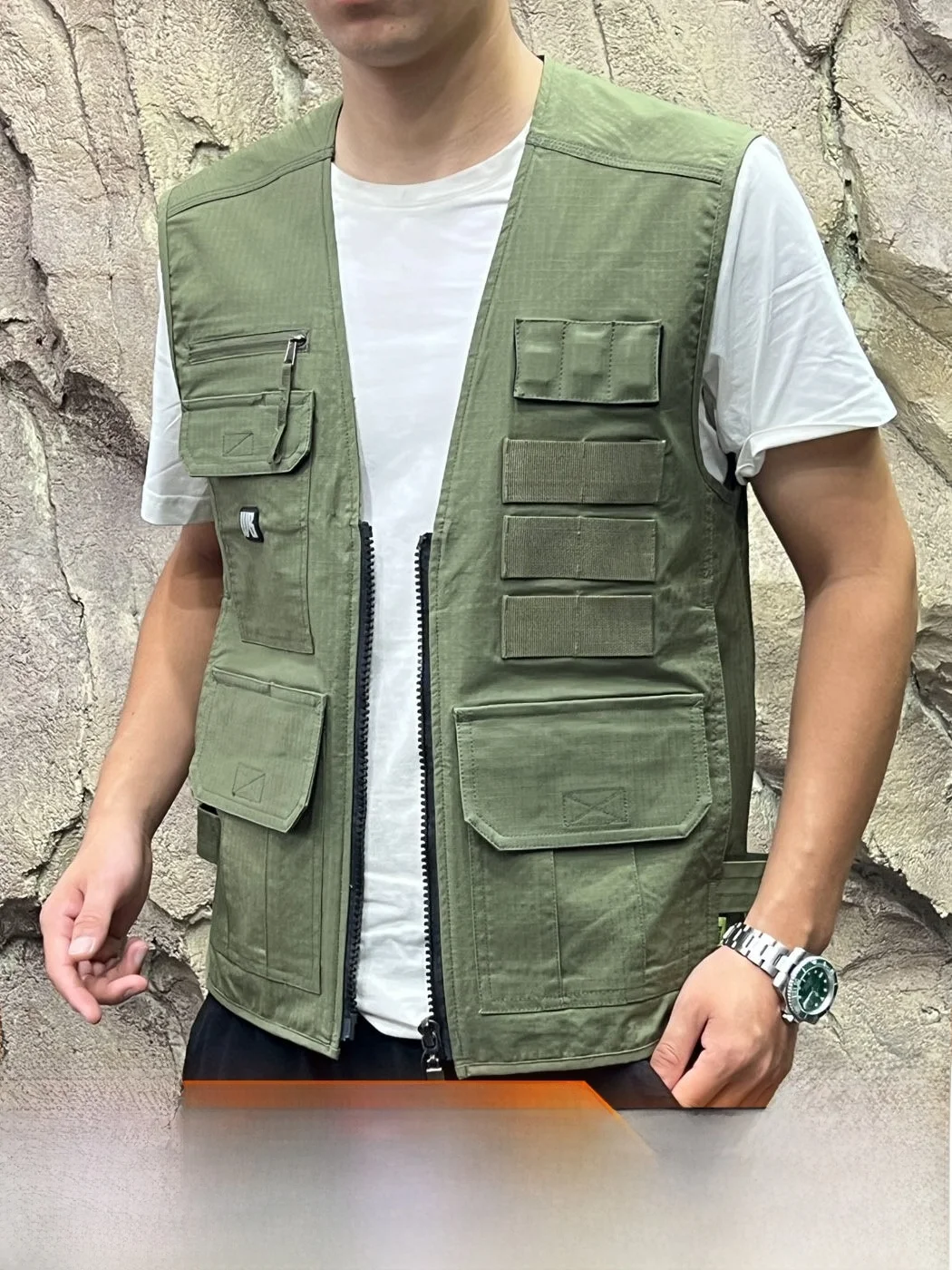 City Wild Functional Style Men's Outdoor Multi-Pocket Versatile Casual Layering Vest Trendy Cotton Polyester Blend Warmth