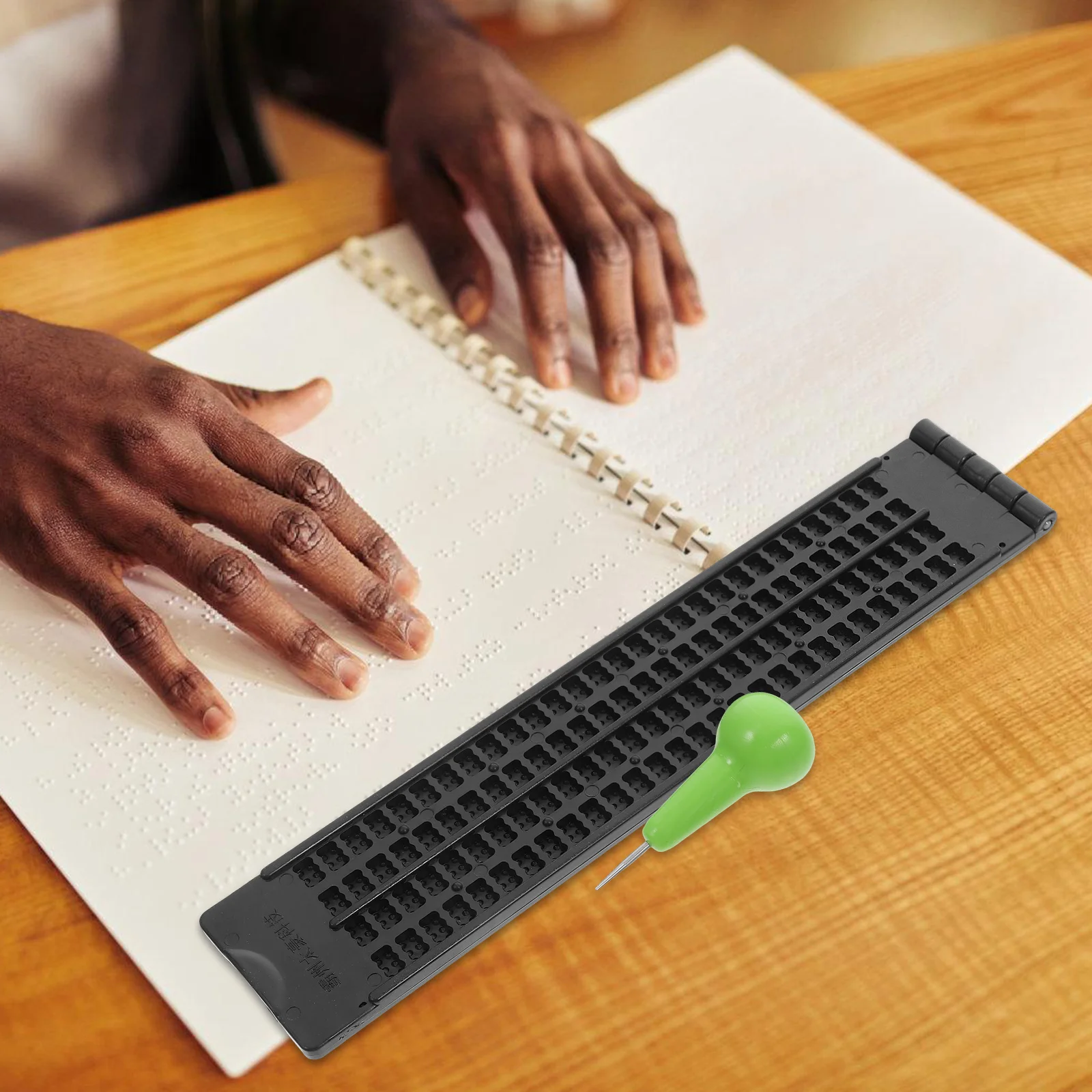 

1 set 1 Set 4-Line 28-Cell Writing Board Blind Learning Accessories Portable Braille Fingerboard Kit Durable Pp Stainless Steel