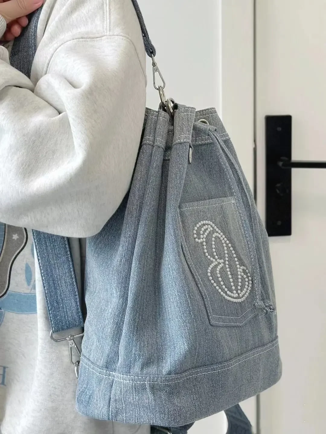 

Backpacks Women's 2023 New Leisure Fashion Backpack Large Capacity Denim Canvas Bucket Bag Student Universal Schoolbag