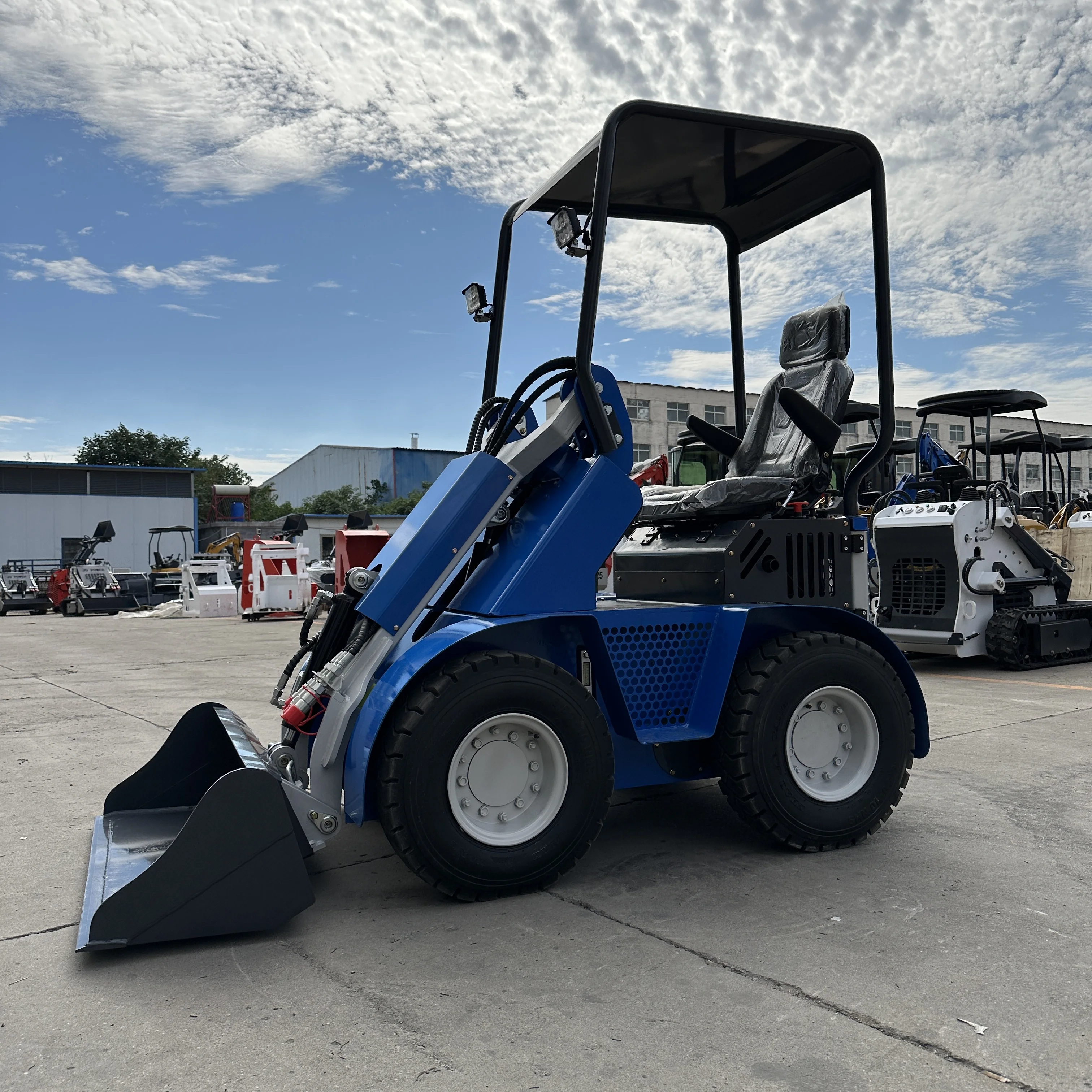 جرافة ذات عجلات بسعر المصنع، محرك هيدروليكي صغير رخيص الثمن، جرافة انزلاقية صغيرة، محمل أمامي صغير، محمل ديزل #5