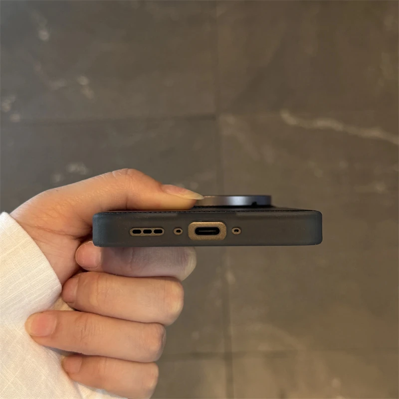 Etui do OPPO Find X9 Ultra, skóra o drobnoziarnistej, tkanej teksturze, matowa tylna obudowa, modna osłona, odporny na wstrząsy bumper. — zdjęcie produktu 4