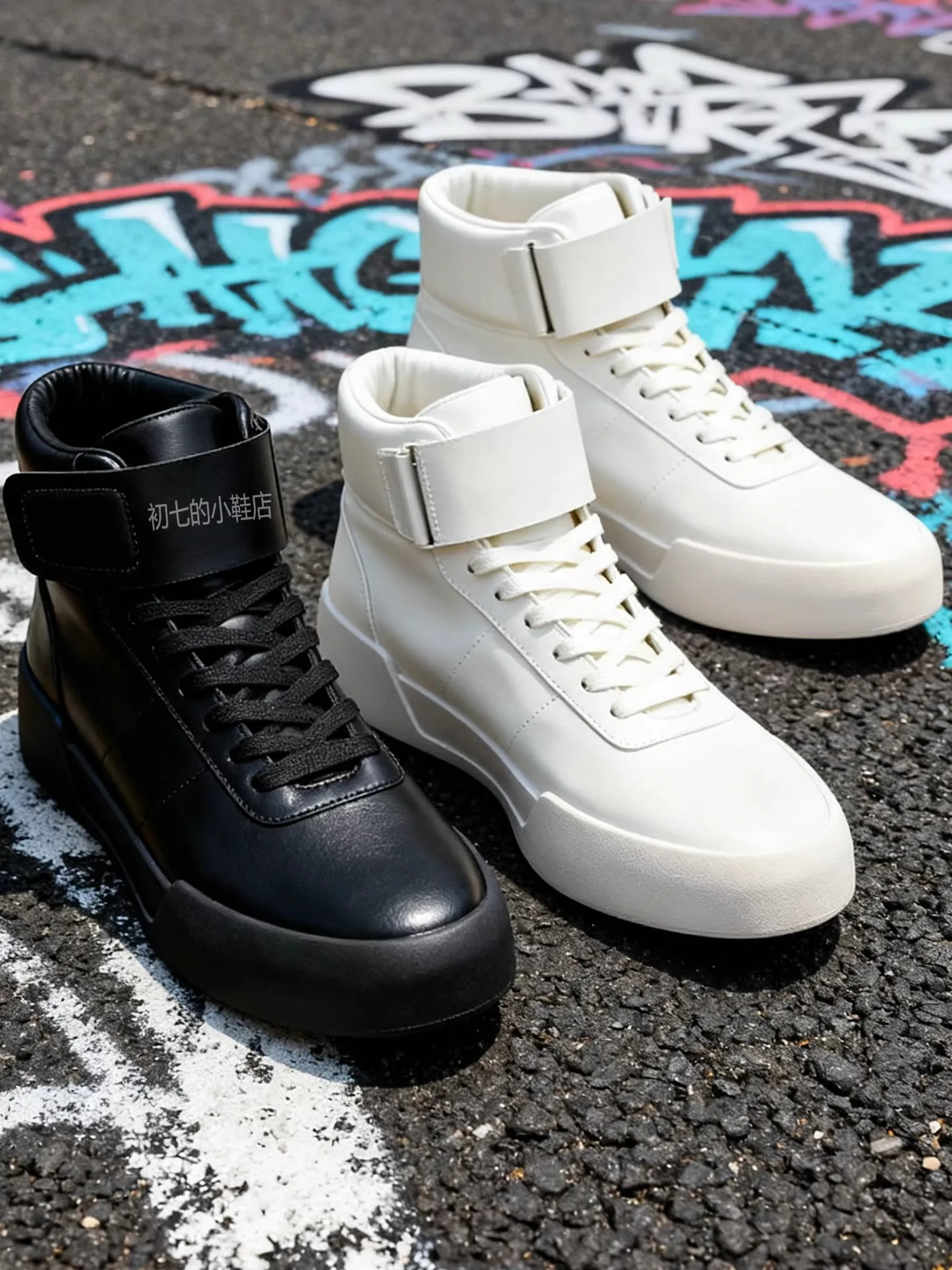 

Совершенно новые детские походные ботинки 2025. Легкие и удобные походные ботинки. Профессиональные походные ботинки. Отличные.