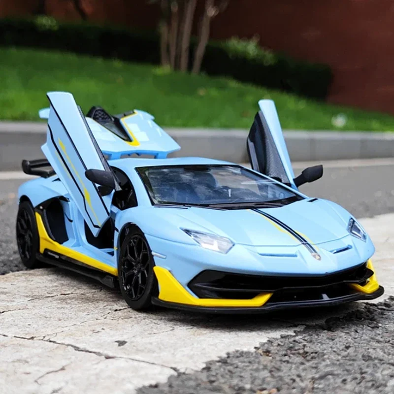 

1:24 модель спортивного автомобиля Lamborghini чжурный SVJ63 из сплава, литой звук, Супер гоночный подъемный хвост, популярный автомобиль, подарочные колеса