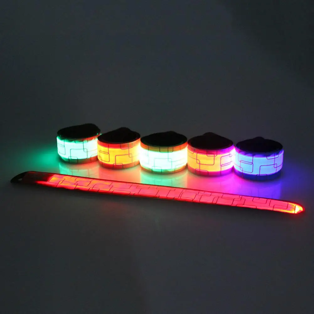 Bracciale a LED Fascia riflettente di sicurezza notturna Lampeggiante ad alta luminosità Sport all\'aria aperta Corsa Bracciale luminoso a LED