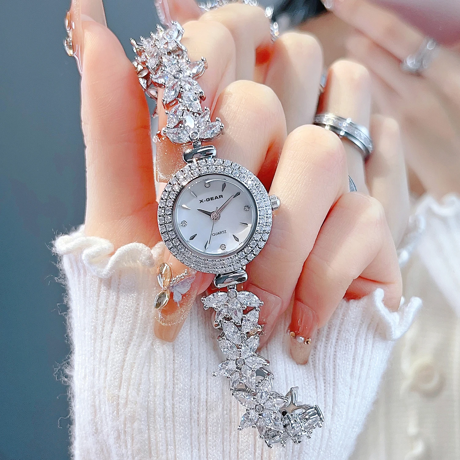 Luxury diamond studded niche women's watch fashionable stainless steel strap quartz women's deep waterproof 30 meter watch