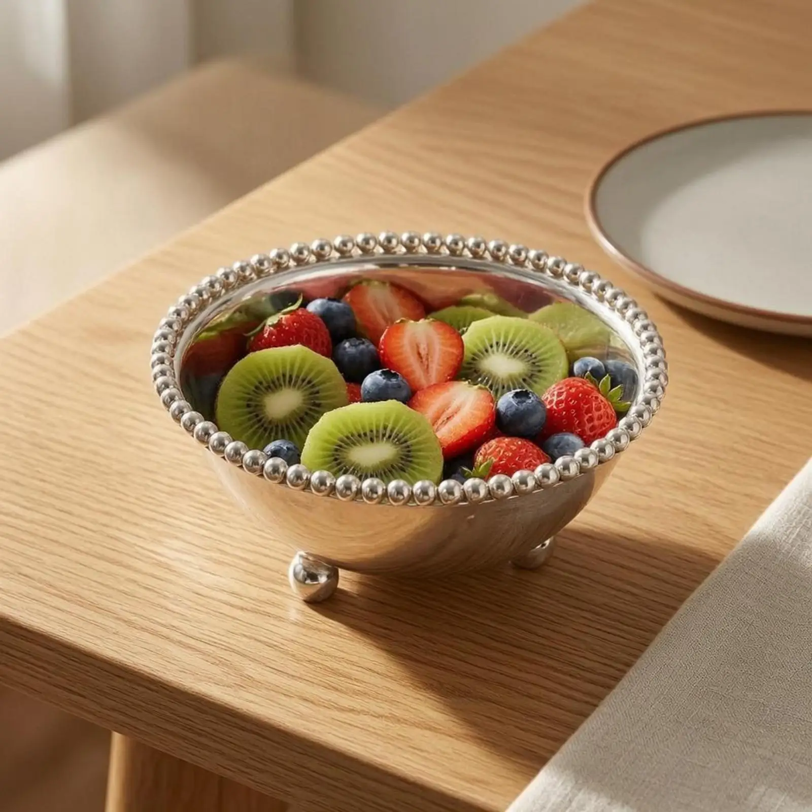 Beaded Rim Metal Dessert Bowl Reflective Finish Footed Serving Bowl Tableware for Daily Dining Display