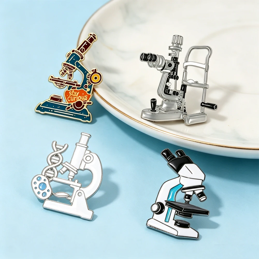 Broche en émail microscope, accessoire de sac à dos, bijou unique et tendance, cadeau pour un chimiste biologique