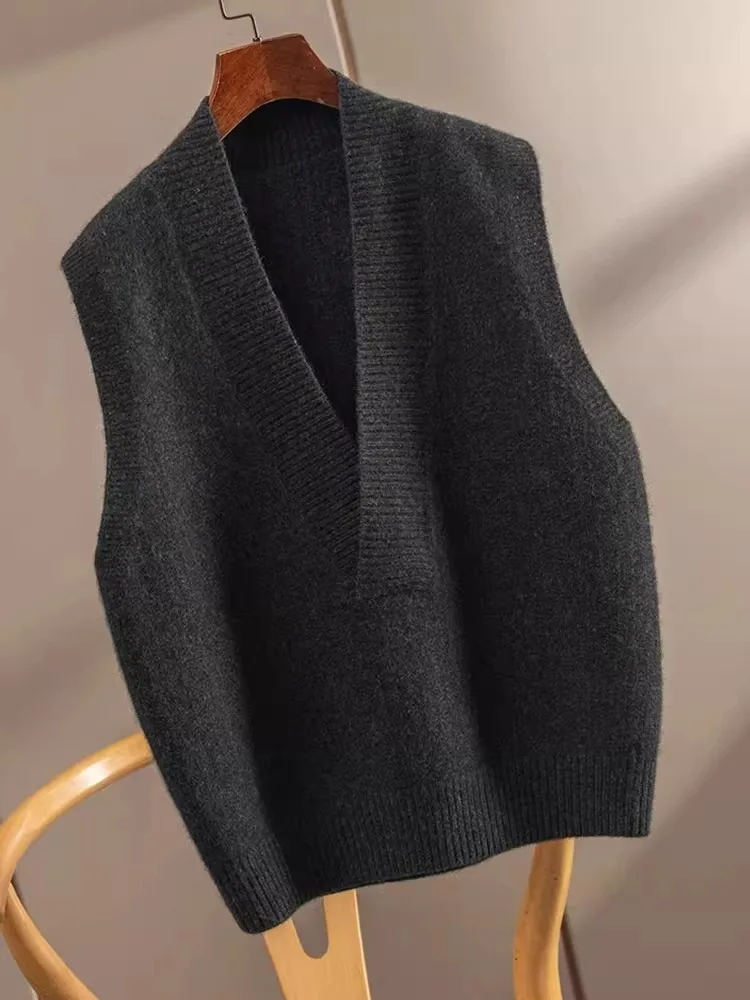 

Slimming V-Ne Knitwear Comfortable Svel Vest Loose Casual Age-Defng Design Sense Overhead Women's Faion Top