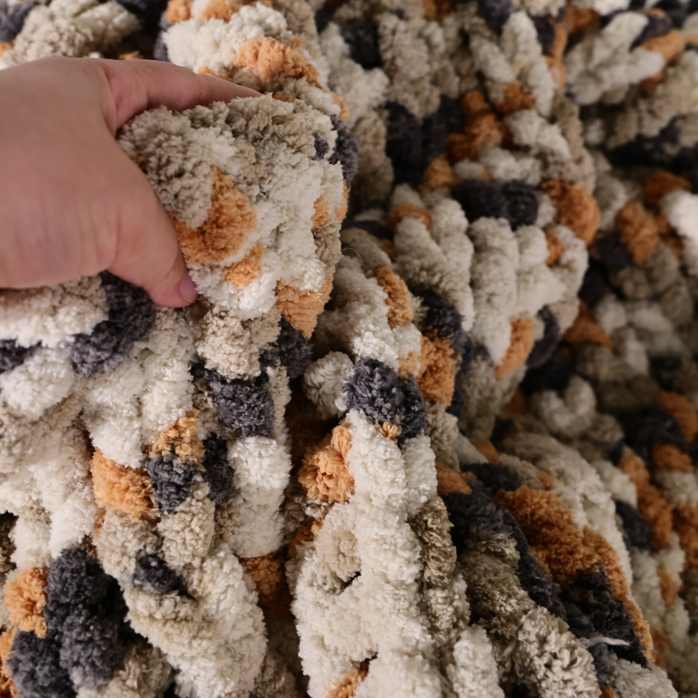 Luxury Chenille Knitted Throw Blanket Customized Size Large Cable Knitted Soft Chenille Blanket