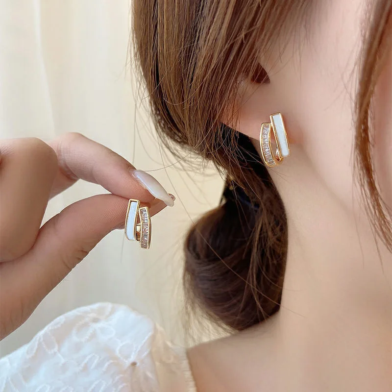 Korean Earring Claw Ear Hook Stud Earrings for Women White Enamel CZ Gold Color Ear Earrings Fashion Jewelry Christmas Gift