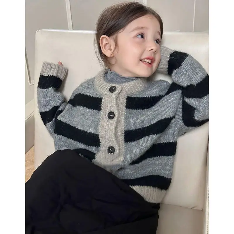 

Girls' Autumn and Winter Thick Knitted New Cardigan Coat for Infants Toddlers, Children's Thickened Striped Sweater