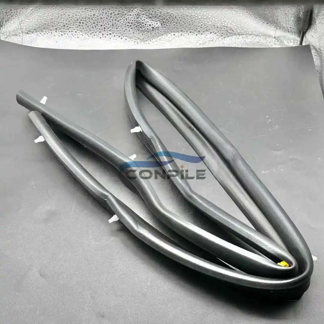 For nissan Automobile Paladin Rui Pickup D22 NP300 engine Cover Lower Beam Sealing Strip