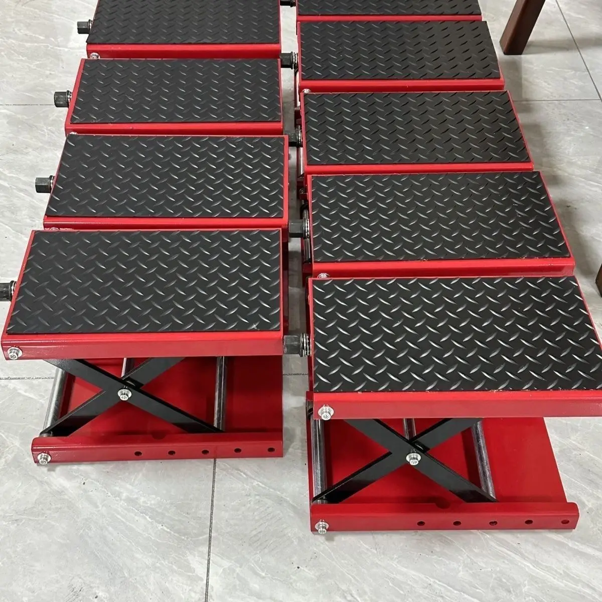 Mechanical Motorcycle Lift Jack Stand 400 kg Capacity Adjustable Height 0 to 36 cm Wide Platform for Repair and Maintenance
