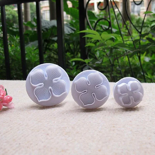 

3pcs Fondant Cake Mold Set 3 Different Sizes For Winter Wonderland Party Decorations Baking Craft Tools Kitchen Bar