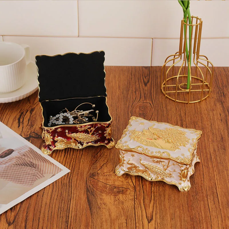 Elegant Metal Jewelry Box Peacock Pattern Zinc Alloy Trinket Storage Organizer Box Decorative Treasure Chest for Women