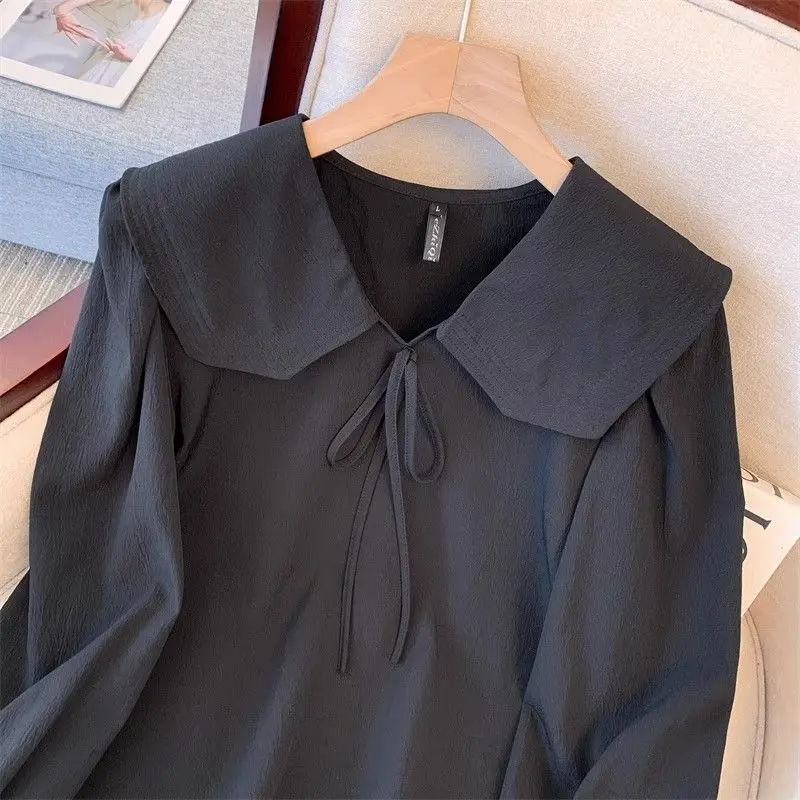 Minimalali Doll Neck Shirt dla kobiet na wiosnę Plus Size Wszechstronny do zakrywania brzucha 2024 Modny swobodny i popularny top