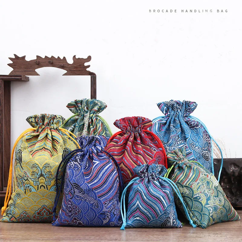 

50pcs/lot 8*10, 10*14, 13*18, 15*20cm Chinese Vintage Jacquard Brocade Drawstring Gift Storage Pouches Wedding Party Packing Bag