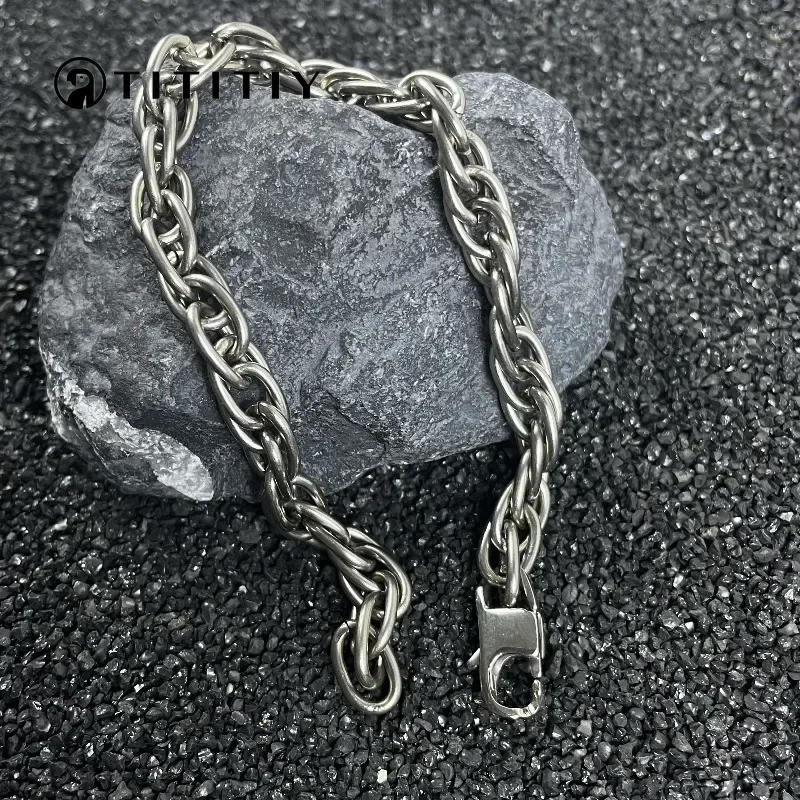 

New Pure Titanium Twisted Chain Bracelet with A Width of 7mm Lightweight Anti Allergy Length of 200mm Easy To Match Accessory