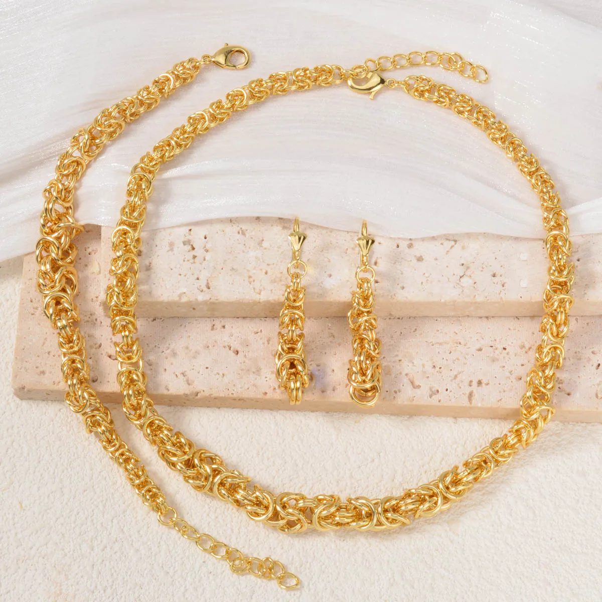 

New Fashion 3 Pieces Jewelry Set for Women Gold Plated Necklace Bracelet Earrings Set Jewelry Gift for Valentine Anniversary