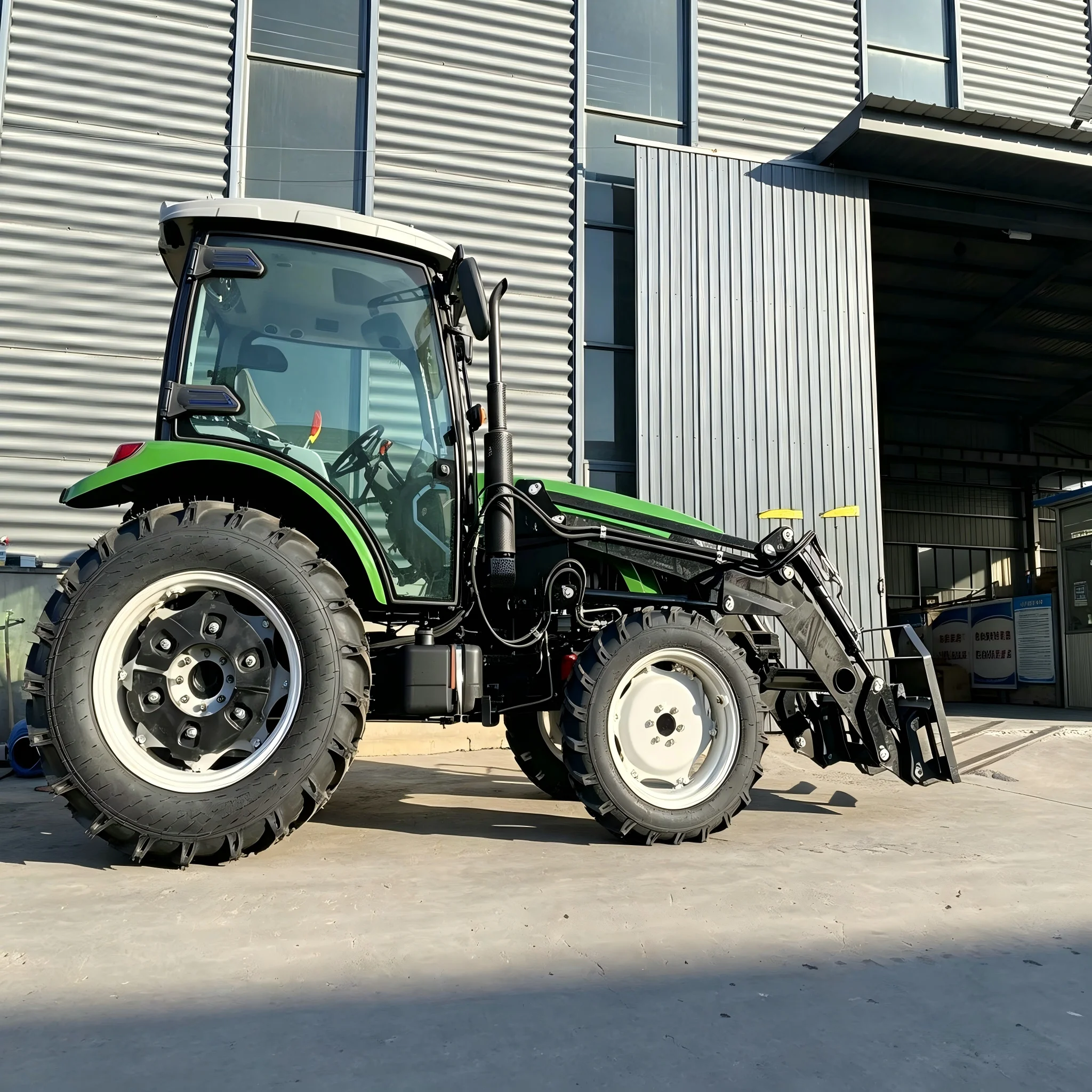 Heavy Duty Hydraulic Front Pallet Fork Loader 4WD Enclosed Cabin Agricultural Tractor Diesel Farm Material Transport Loading