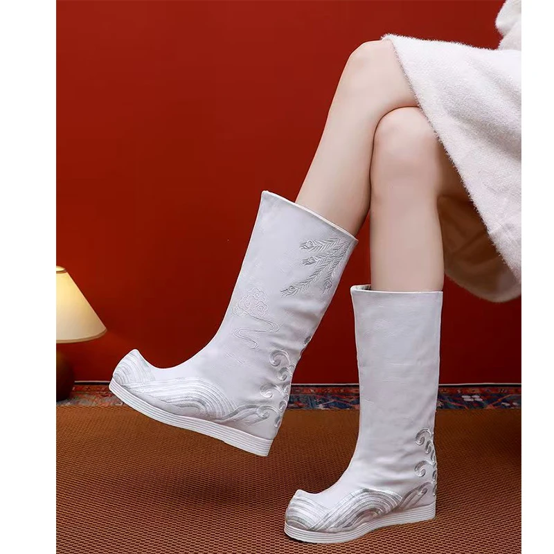 Damskie buty Hanfu w stylu retro, antycznym, chińskim, z haftem, na podwyższanej podeszwie, vintage, biało-czarne, jesienno-zimowe.