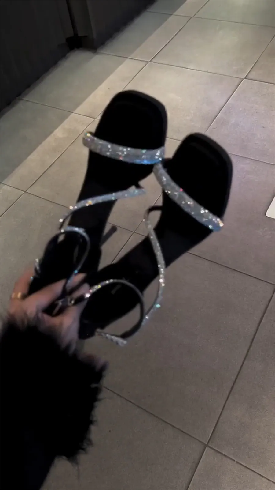 2026 Sommer Neue Mode Quadratische Spitze Strass Offene Zehen Einriemen-Stiletto High Heel Sandalen für Damen Große Größen 34-41 – Detail 2