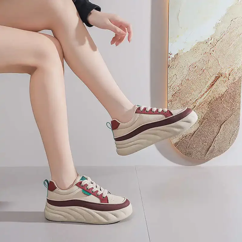 نعل سميك من الجلد الصديق للنساء مقاس 46 أحذية رياضية بدون كعب أحذية ذات علامة تجارية فاخرة أحذية رياضية إعادة البيع عشرات صالة الألعاب الرياضية الفاخرة